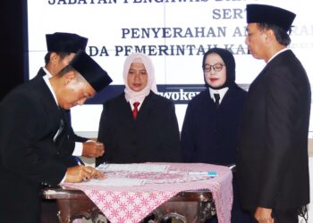 Pj Bupati Banyumas Lantik 25 Pejabat Struktural dan Fungsional