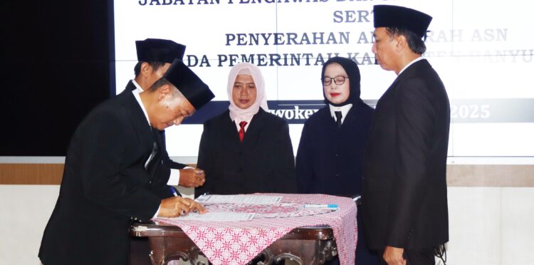 Pj Bupati Banyumas Lantik 25 Pejabat Struktural dan Fungsional