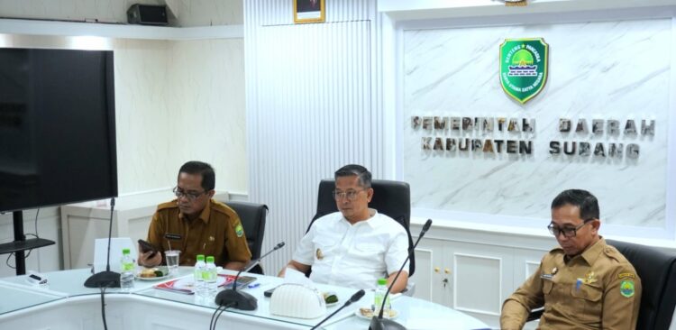 Pj.Bupati Subang Kang Ade Hadiri Rapat Pengendalian Inflasi yang Dipimpin Mendagri.