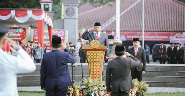 “Selamat Hari Jadi ke-454 Kabupaten Banyumas. Semoga Banyumas Semakin Jaya, Produktif, Adil, Sejahtera, dan Makmur. Hebatlah Banyumas,” Tutupnya