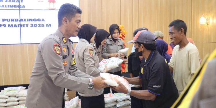 Polres Purbalingga Salurkan Zakat Fitrah 1,7 Ton Beras