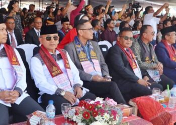 Bupati Simalungun Bersama Wakil Bupati Hadiri Peringatan Hari Jadi Kabupaten Toba Yang Ke – 26