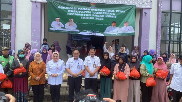 Camat Pasarkemis Dampingi Wakil Bupati Tangerang Giat Pasar Murah