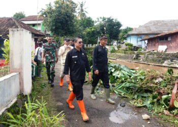 Wabup Subang Tinjau Normalisasi Irigasi Di Wil Kec Dawuan