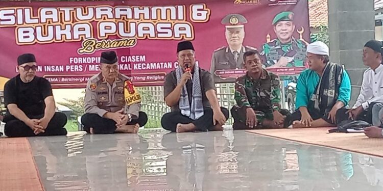 Forkopimcam Kecamatan Ciasem Buka Bersama Wartawan, Kapolsek Paparkan Himbuan Kamtibmas