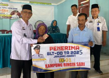 Kampung Ringin Sari Bagikan BLT DD 2025 Rp. 900 Ribu Per KPM