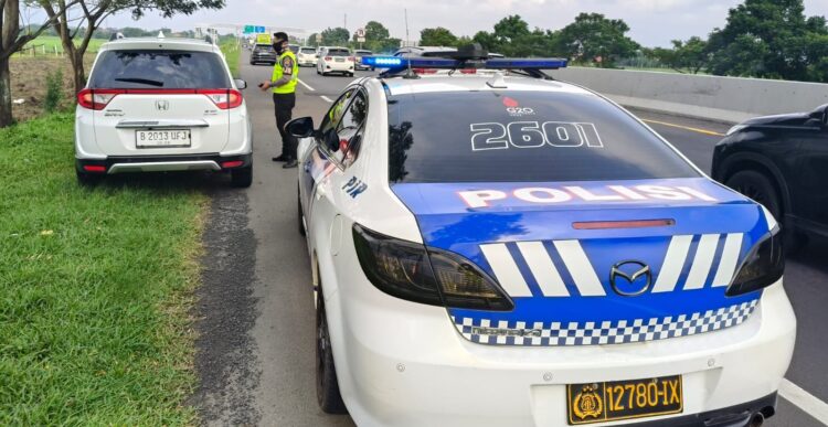 Beristirahat Di Bahu Jalan Tol Sangat Berbahaya, Dirlantas Polda Jateng; Gunakan Rest Area atau SPBU
