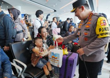 Tinjau Pelabuhan Merak, Kapolri Sebut Terjadi Penguraian Kepadatan Imbas Kebijakan Diskon Tiket dan WFA