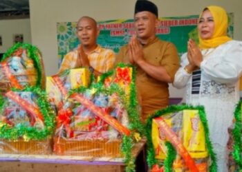 Rumah Makan Iput Penawar Jaya Berbagi 150 Paket Sembako