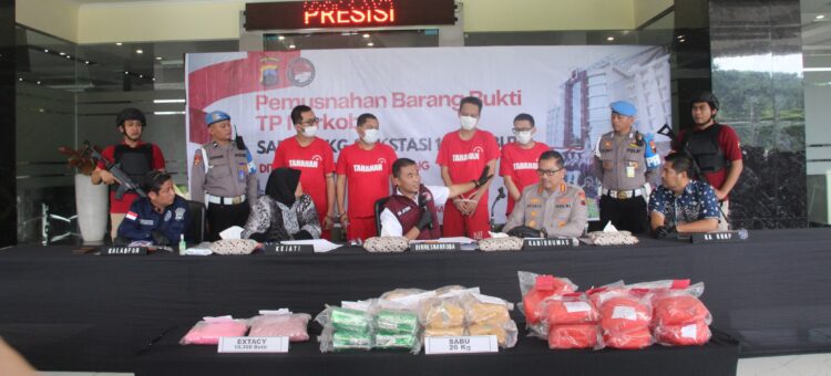 Musnahkan 26 Kg Sabu dan 10 Ribu Pil Ekstasi, Polda Jateng Awali Tahun 2025 dengan Selamatkan 140 Ribu Jiwa Masyarakat