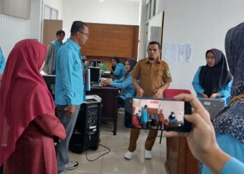 Wakil Bupati Solok H. Candra Lakukan Sidak ke Disduk Capil Untuk Pastikan Pelayanan Prima ke Masyarakat