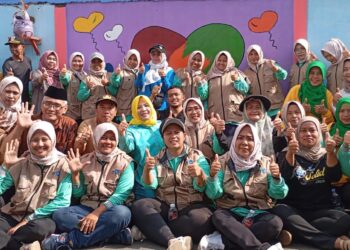 Lurah Henrica Meresmikan Taman Dasawisma RW 05 Terletak Jalan Arus Jati Kelurahan Jatinegara Kaum Kecamatan Pulogadung Jakarta Timur