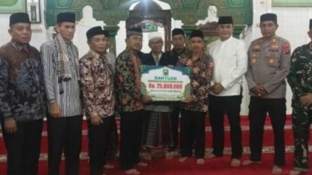 Tim Vll Safari Ramadan TSR Kabupaten Solok Kunjungi Mesjid Almunawarah Jorong Sungai Lasi Nagari Pianggu Kecamatan lX Koto Sungai Lasi