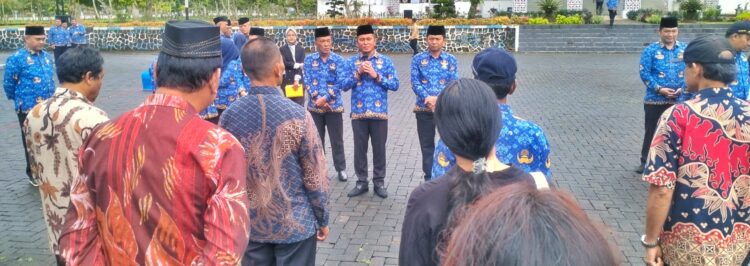 ASN di Lingkungan Pemkab Simalungun Melaksanakan Upacara HKN, 28 Anggota KORPRI Purna Tugas Mendapat Tali Asih