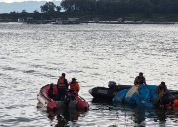 Dirpolairud Polda Jateng Siaga di Waduk Gajah Mungkur, Selamatkan Pilot dan Penumpang Paralayang yang Jatuh ke Perairan