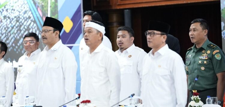 Bupati Subang Kang Rey Ikuti Rekor Bersama Gubernur Jawa Barat Dedy Mulyadi