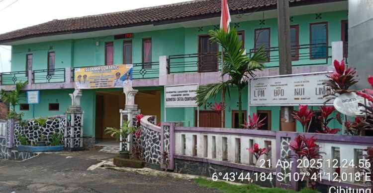 Miris! Kantor Desa Cibitung Kec Ciater Kab Subang Sudah Tutup Padahal Masih Jam Pelayanan