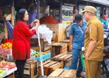 Pemkab TUBA Tertibkan  Pedagang Kaki 5 di Pasar Unit 2