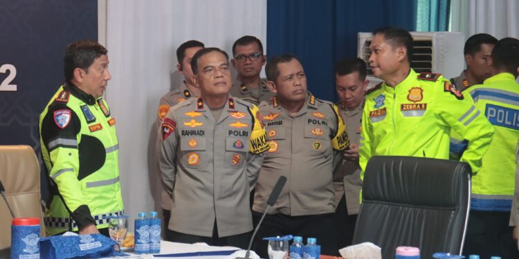 Wakapolri Pantau Puncak Arus Balik DiRest Area KM 62