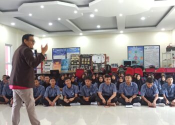 SMKN 15 Kota Bekasi Gelar Program Industri Mengajar: Dorong Siswa TJKT Berani Berwirausaha di Era Digital