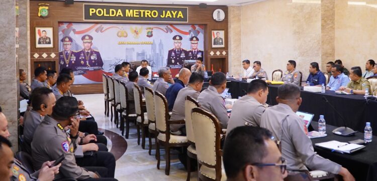 Kapolda Metro Gelar Rakor, Pastikan Peringatan Hari Buruh Berjalan Lancar dan Aman