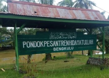 Akibat Penahanan Ijazah Oleh SMA Hidayatullah Simpang Nakau – Bengkulu, Seorang Ibu Menangis’ Anaknya Tidak Bisa Magang di Luar Negeri