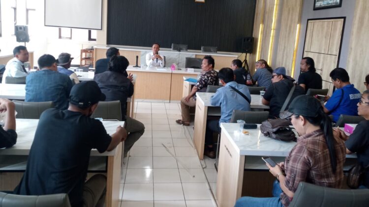 Puluhan Wartawan Indramayu Audensi ke DPUPR, Tuntut Keterbukaan Penggunaan APBD 2025 Untuk Pos Publik