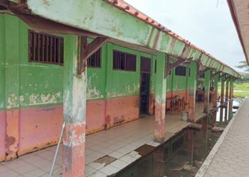 Gedung SD Negeri Sukaraya 04 Kec.Karang Bahagia – Bekasi Memprihatinkan, Biaya Perawatan Sekolah Dari Dana BOS Diduga Dikorupsi Kepsek