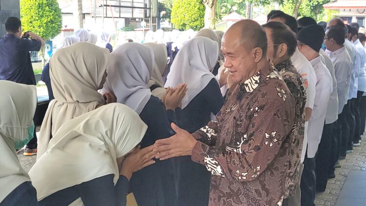 Bupati Sadewo Pimpin Apel dan Halal Bihalal PMI Kabupaten Banyumas