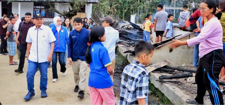 Gercep, Bupati Simalungun Tinjau Korban Musibah Kebakaran dan Berikan Bantuan