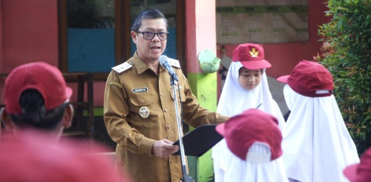 Wabup Subang Bernostalgia di SDN 2 Dangdeur Dan Berikan Pesan Pendidikan Di Momentum Hardiknas