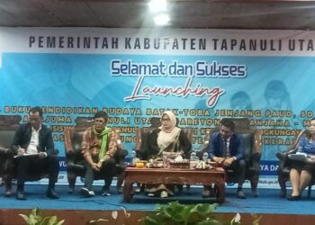 Guru Se Kabupaten Tapanuli Utara Hadiri  Lounching Buku Mulok Berbasis Bahasa Batak di Sponsori Erlangga