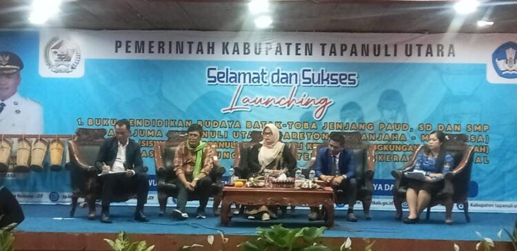 Guru Se Kabupaten Tapanuli Utara Hadiri  Lounching Buku Mulok Berbasis Bahasa Batak di Sponsori Erlangga