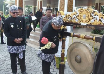 PemKab Subang Menyelenggarakan Upacara Peringatan (Hardiknas) Hari Pendidikan Nasional