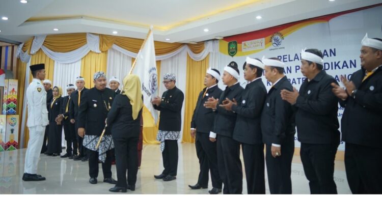 Bupati Subang Lantik Dewan Pendidikan Kang Rey Tegaskan Reformasi Pendidikan Dan Pengawasan Disiplin Siswa