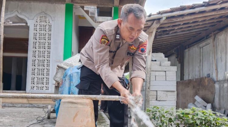 Polres Grobogan Peduli Air Bersih, Aiptu Surono Bangun 8 Sumur Bor di Masjid