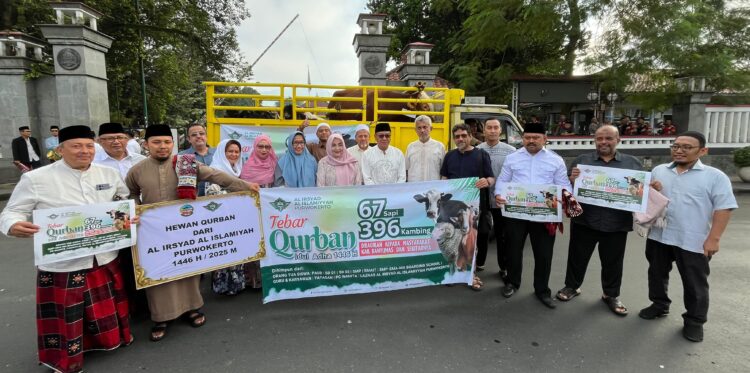 Bupati Banyumas Bersama Ribuan Warga Sholat Idul Adha di Alun-Alun Purwokerto