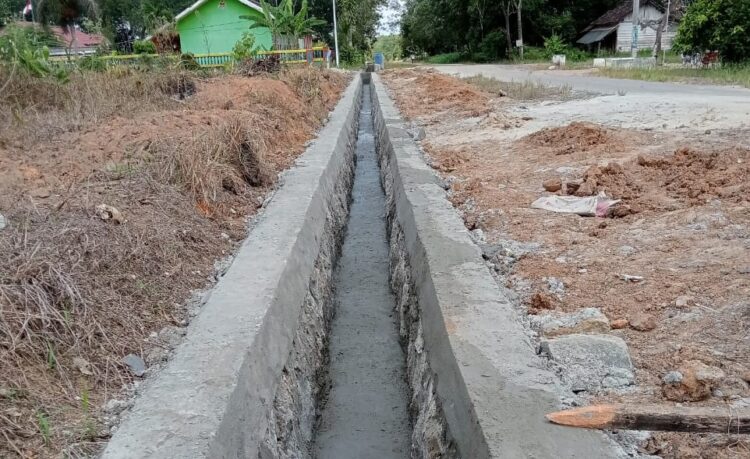 Antusias Warga Suku 03 Kampung Mekar Jaya Dibangunnya Dranaise