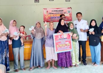 Pemerintah Kampung Mekar Jaya, Bagikan BLT DD