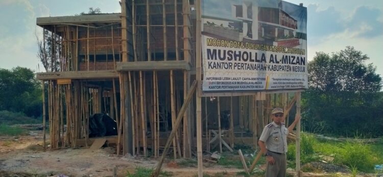 Progres Pembangunan Mushola Al-Mizan Dilingkungan Kantor BPN Kabupaten Mesuji , Menuai Simpati