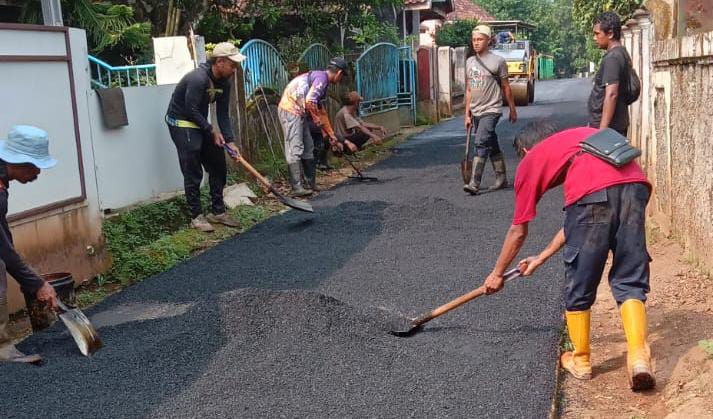 Pemdes Sindangsari Kec Cikaum Laksanakan Pembangunan Jaling Anggaran DD Tahap ll Tahun 2025