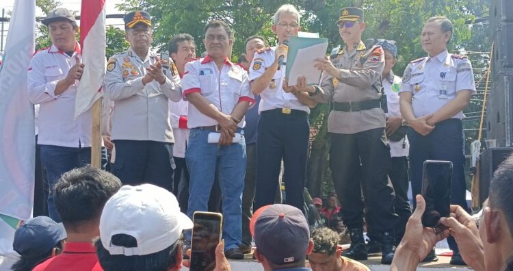 Pastikan Demo Sopir Truk Berjalan Tertib, Polda Jateng Lakukan Pengamanan dan Pengawalan