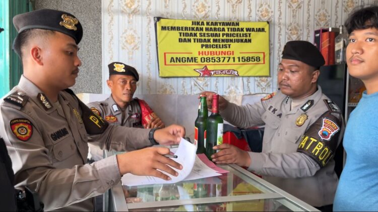 Satsamapta Polres Purbalingga Gelar Razia Penjual Miras