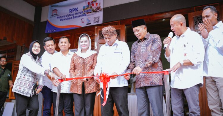 Menteri Koperasi dan UKM Resmikan Koperasi Merah Putih Dawuhan Banyumas