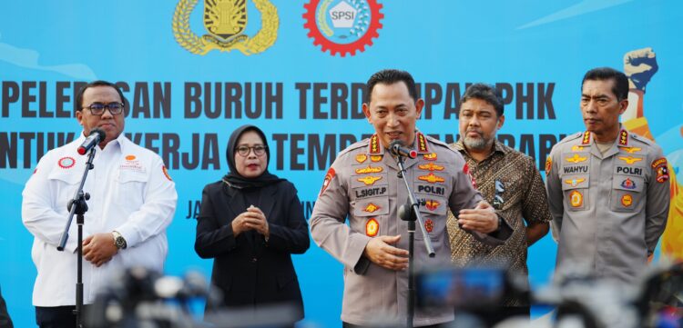 Kapolri Lepas 700 Buruh Terdampak PHK Untuk Kembali Bekerja, Wujud Kolaborasi Selesaikan Permasalahan Industrial