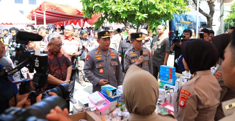Tinjau Booth Pelayanan Kesehatan Gratis, Kapolri Tegaskan Komitmen Pelayanan Maksimal
