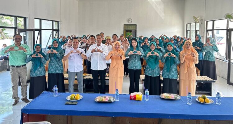 Ketua Tim Penggerak PKK Kab Subang Ega Anjani Reynaldy Menghadiri Kegiatan Gelar Pangan Murah (GPM) Di Pemdes Gandasari Kec Cikaum