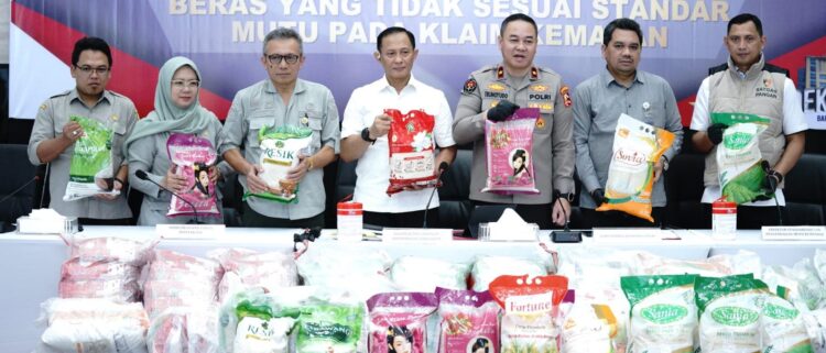 Satgas Pangan Polri Sita 201 Ton Beras yang Tidak Sesuai Standar Mutu dan Takaran