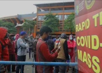 Eko Gagak : Pertanyakan Penanganan Covid-19 Di Jatim, Warga Surabaya Gelar Aksi Tunggal