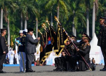 Presiden RI Hadiahi Penghargaan Nugraha Sakanti dan Tanda Kehormatan Bintang Bhayangkara Nararya